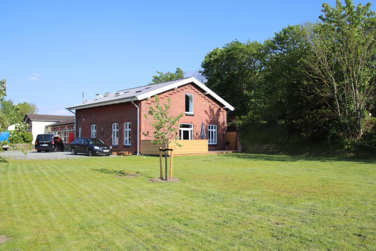 Altes Bahnhofsvorsteherhaus Wohnung Unten Husum  Extérieur photo