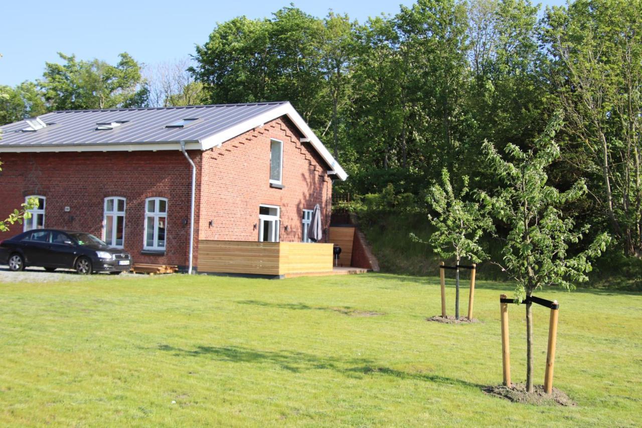 Altes Bahnhofsvorsteherhaus Wohnung Unten Husum  Extérieur photo